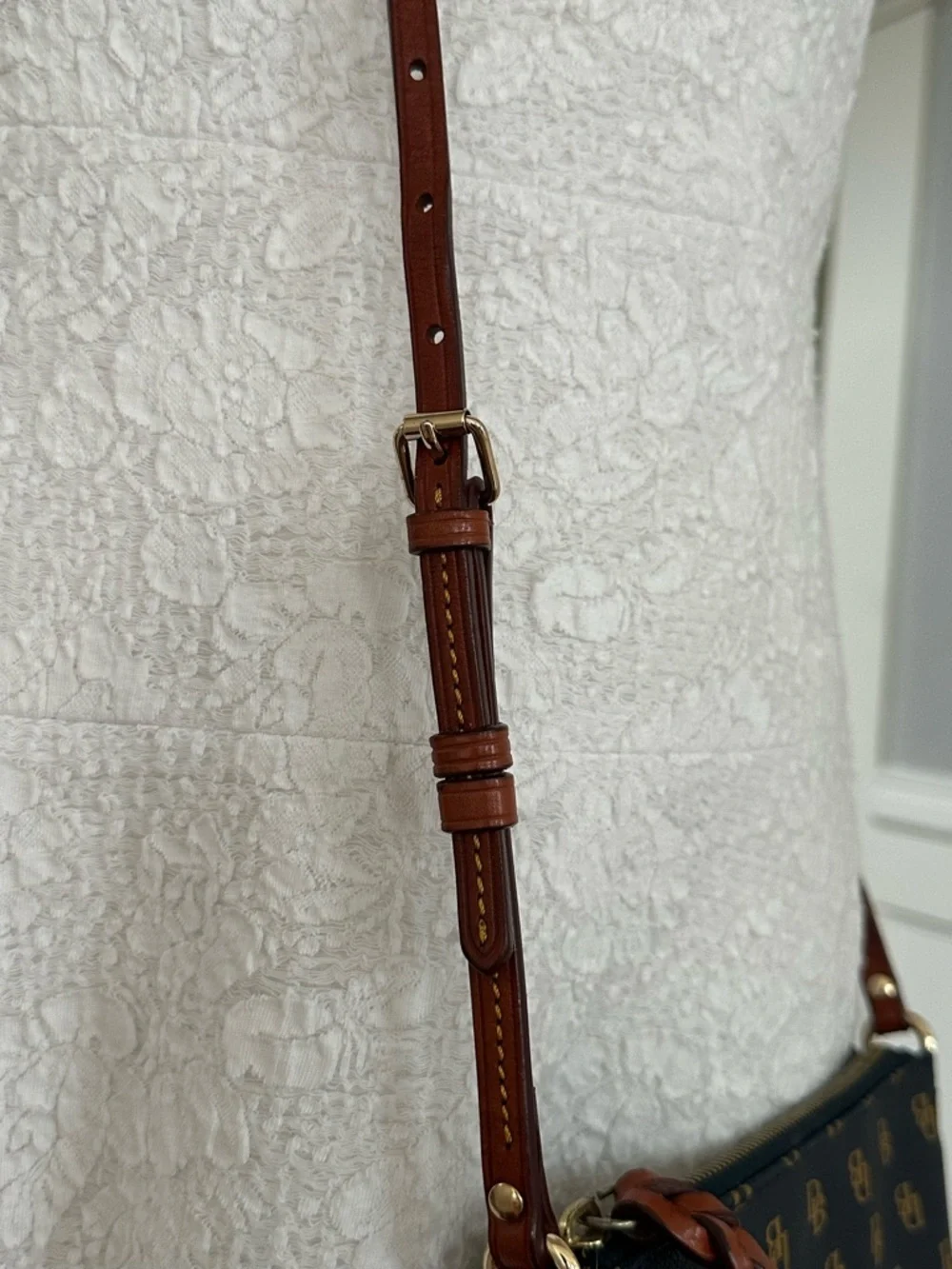 💐 Dooney & Bourke Gretta LexiCrossbody. Navy & Tan, Monogram. - Picture 7 of 11